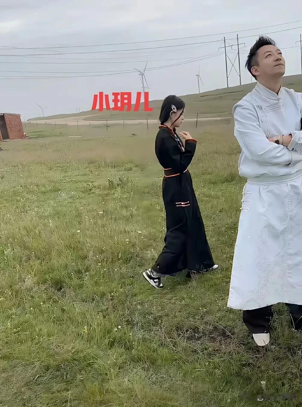 汪家的俩小只露脸了终于不再遮遮掩掩但是有一个细节有多少人注意到了呢汪