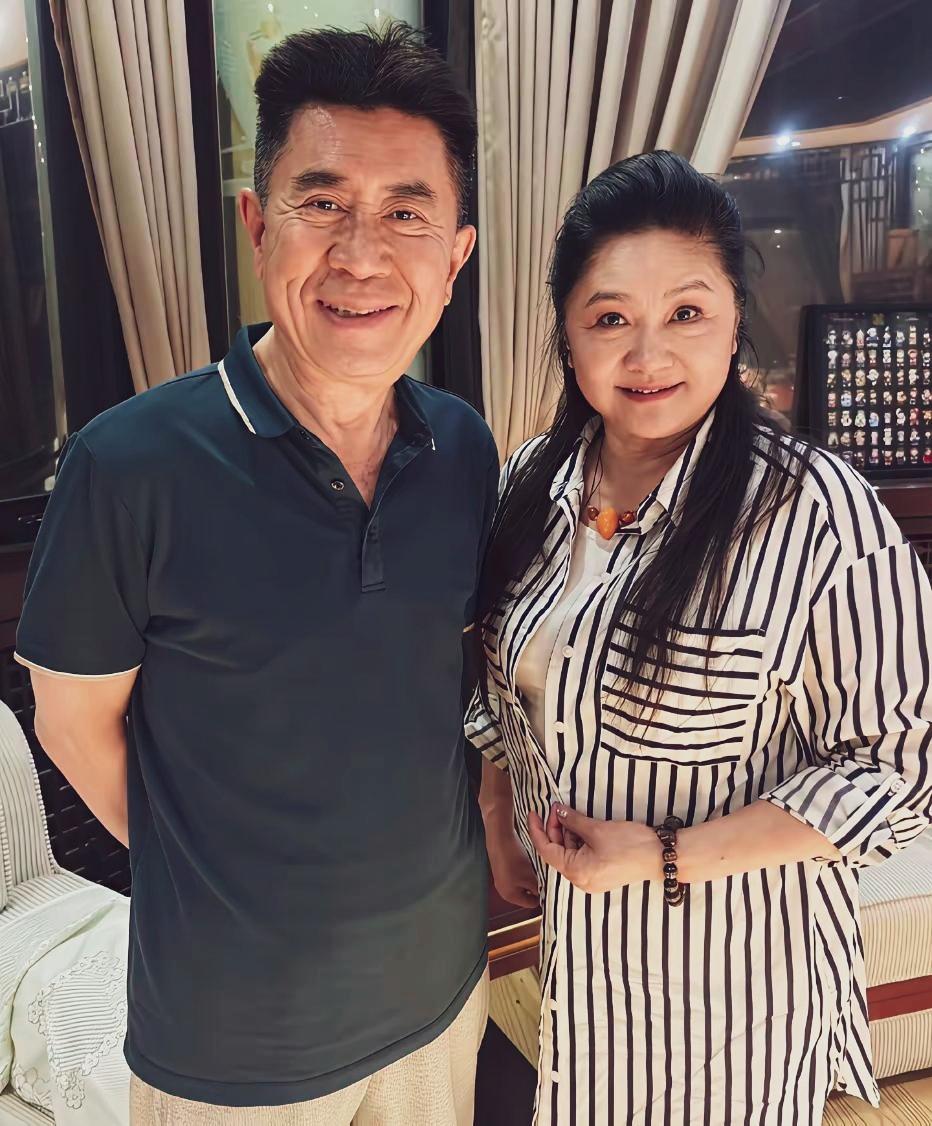 岁月不饶人啊，当年的帅哥美女都成了大叔大妈。还能认出来他们吗？