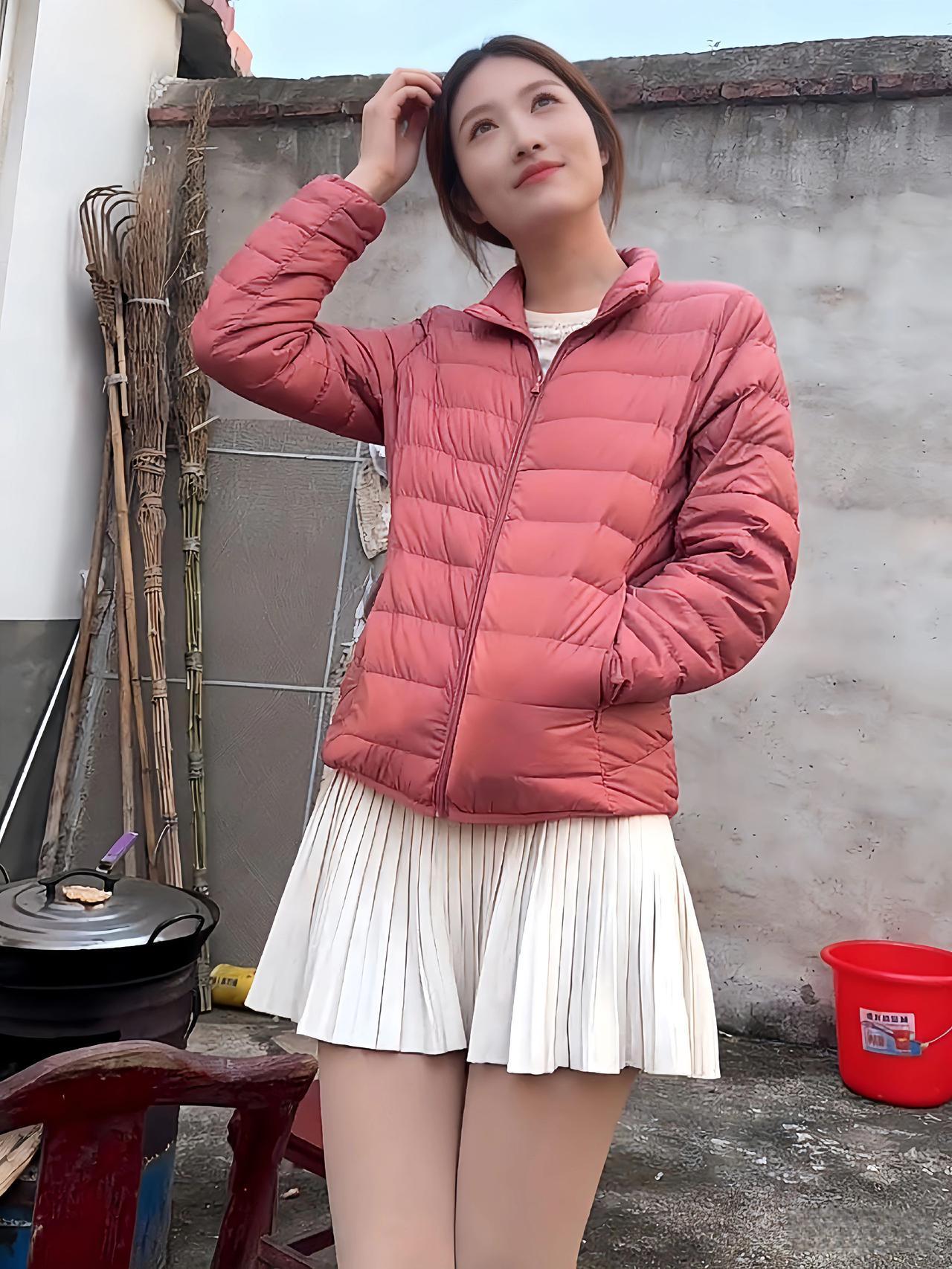 出镜人@粉红小香猪