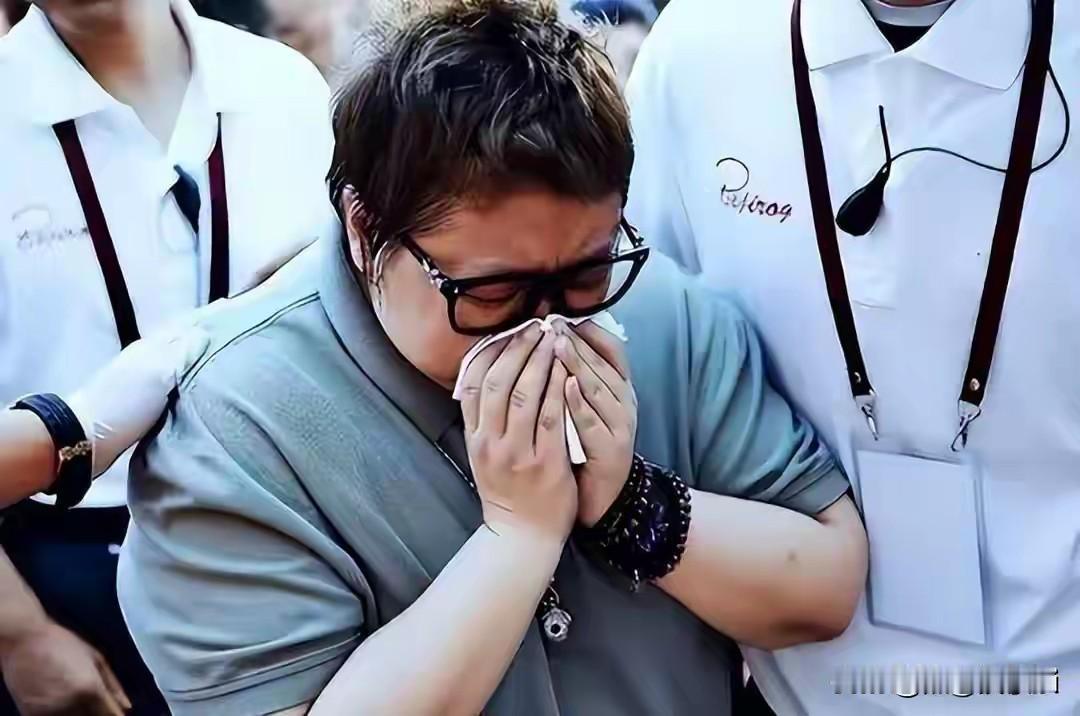 韩红在抖音迎来自己首场直播音乐会，这是她入驻抖音后的第一次直播，观看人数大约16