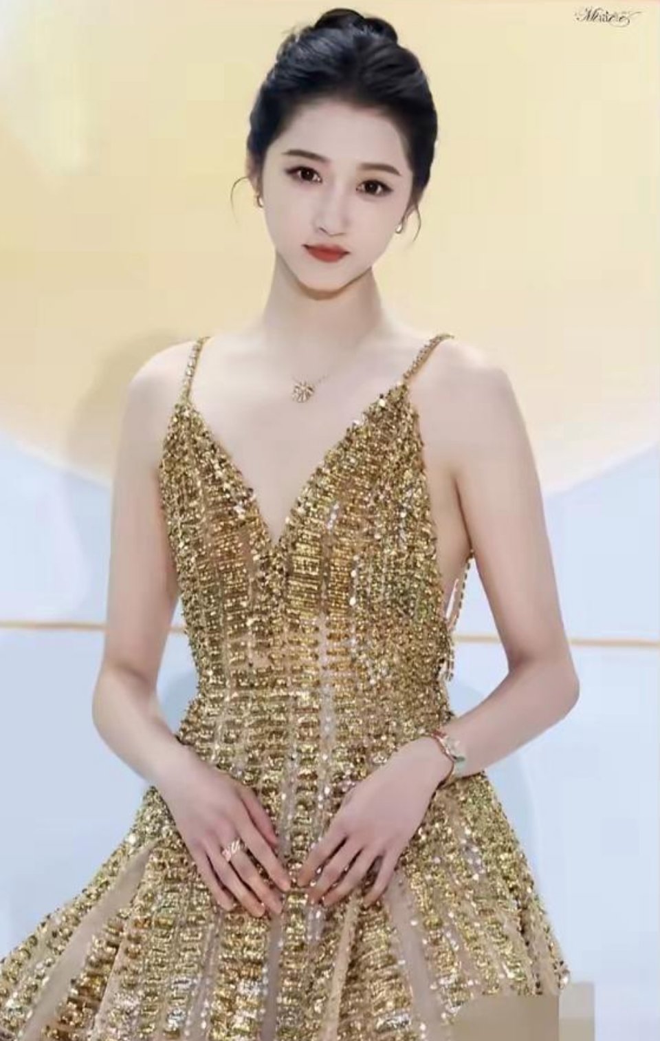 明明颜值财力双双在线，这些男艺人怎么都绕不开网红司晓迪？