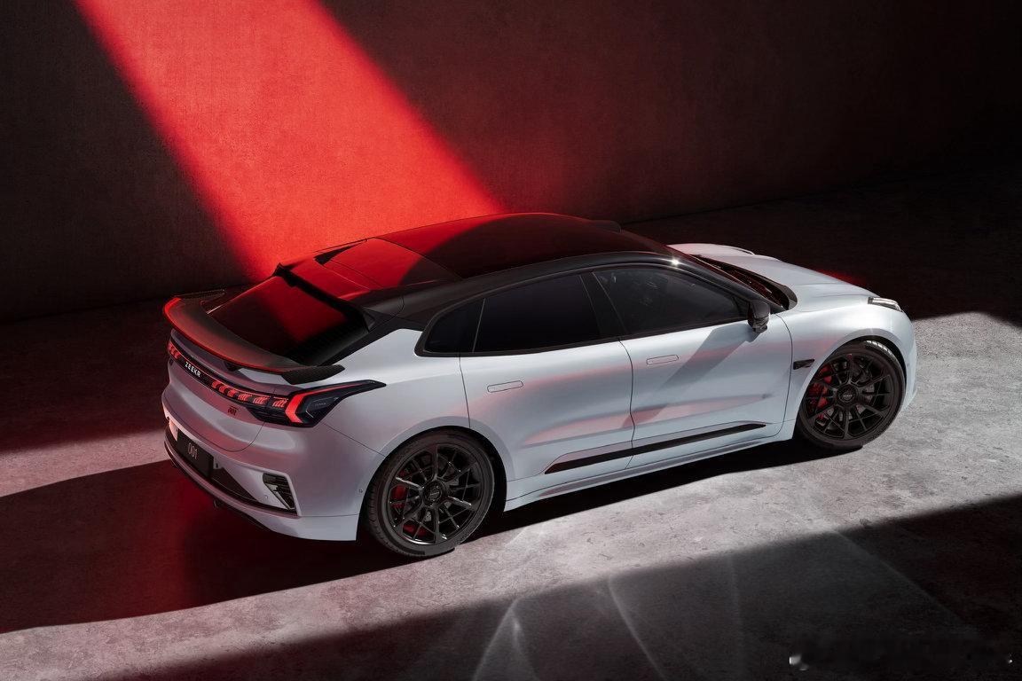 极氪007，007GT还有极氪001五周年纪念版都发了007和007GT这价格