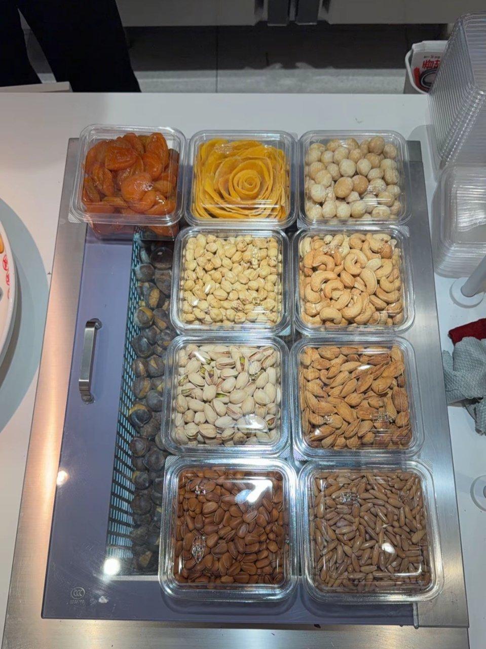 200元一斤炒货刺客嚯嚯完鸭货来嚯嚯雪糕，雪糕嚯嚯完了开始嚯嚯瓜子花生了