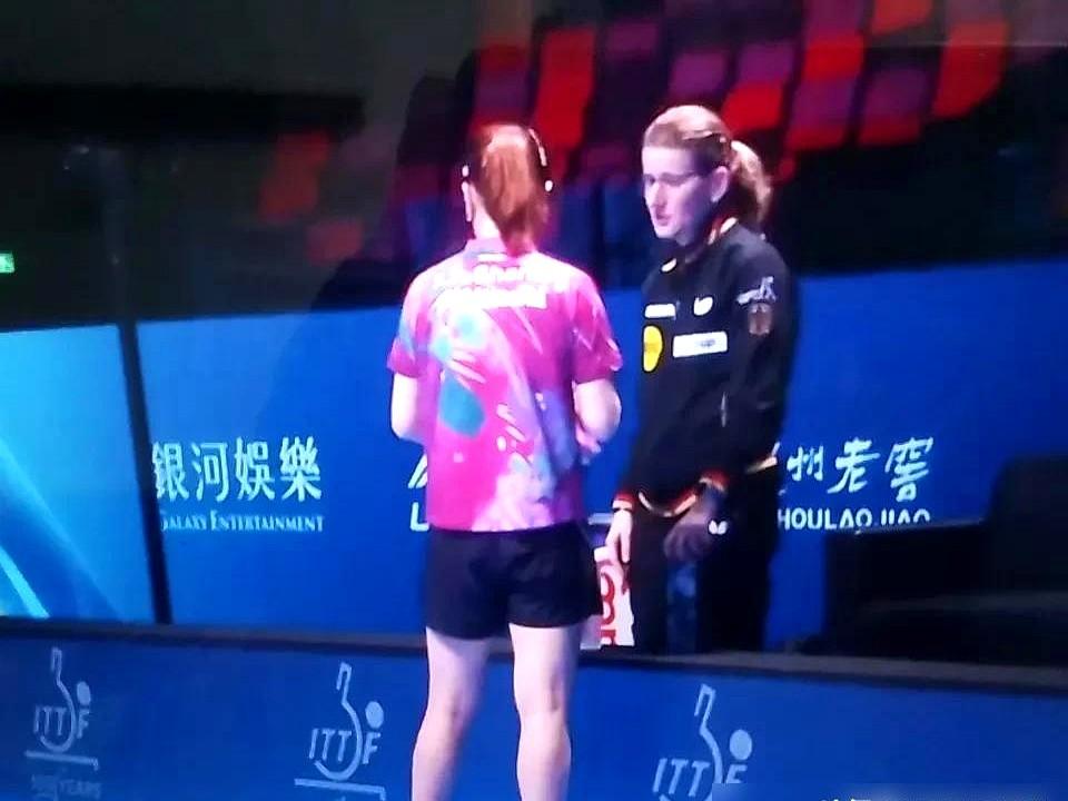 澳门乒乓球世界杯，真热闹！日本削球手桥本帆乃香，上来就给澳大利亚的刘杨子一个