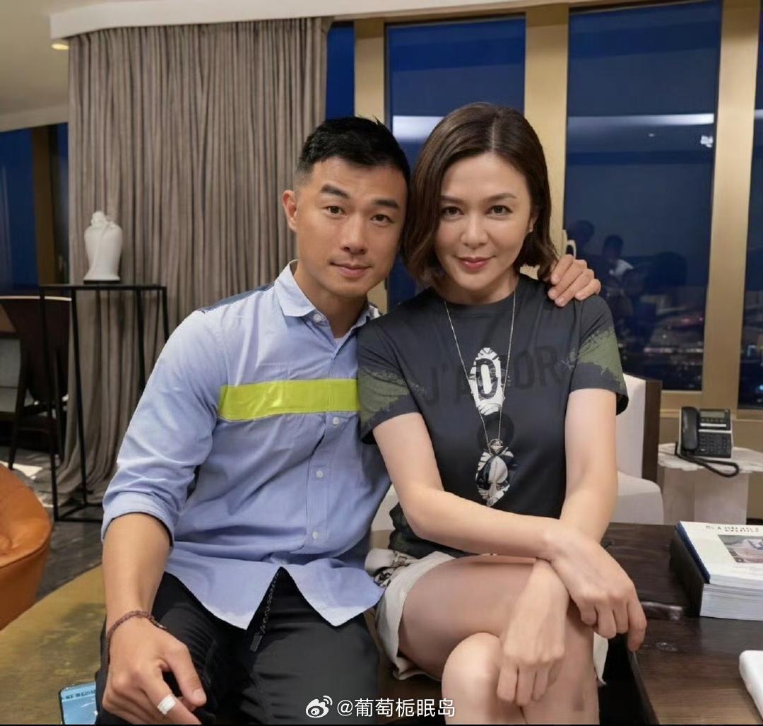 关之琳新模特男友，才27岁，她已经62岁了，差了整整35岁。