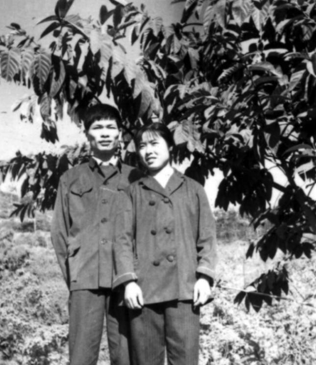 1970年，19岁北京知青摔断手臂，跑到县城买药，可药钱差1角，他恳请营业员帮忙