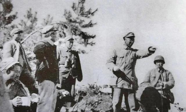 1951年夏，志司正在召开"第五次战役总结会"，彭老总突然指着第58师师长，喊：