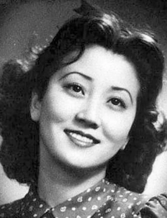 1947年，35岁的钱学森回国探亲，妹妹钱学英准备给他介绍对象。钱学森却直视她说