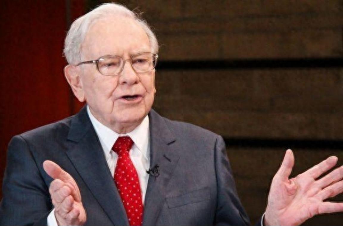 95岁巴菲特退休爆预言：“美日会更强大”！全球都在猜“咋不提中国”，没成想他关于