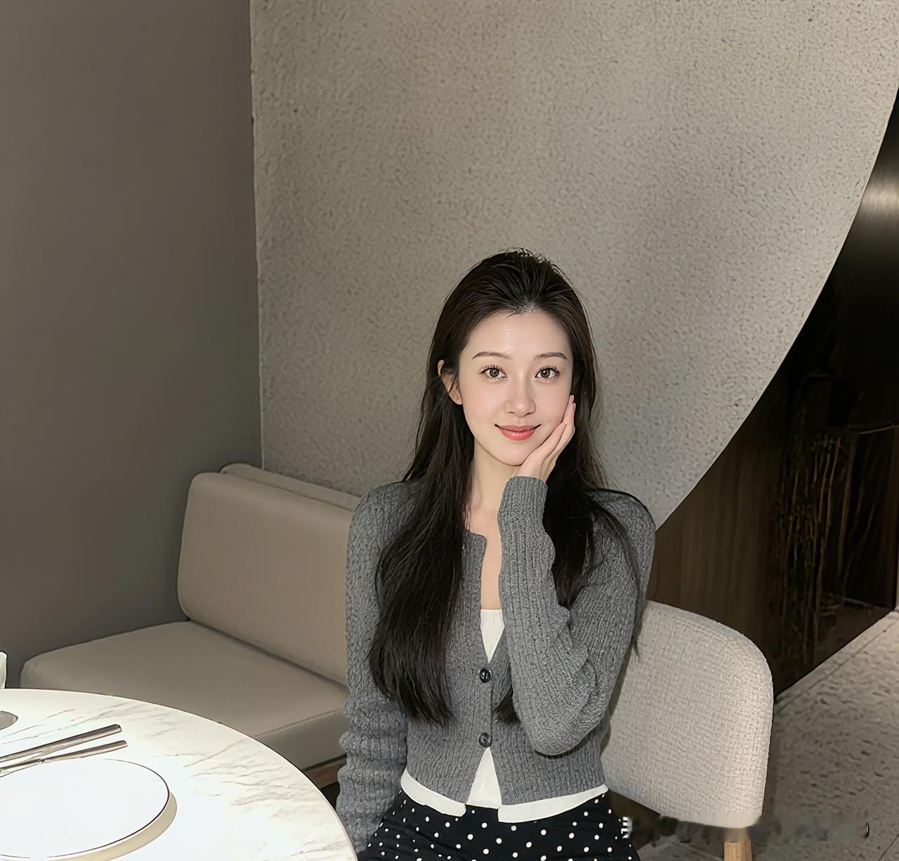 遇见你，才懂什么是久违的安心。以前的我，总为不值得的人低头，一次次妥协，