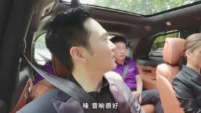 张智霖新歌意外提前剧透广州这场提车活动看点拉满，仙靓夫妇自主入手魏牌V9X，CE