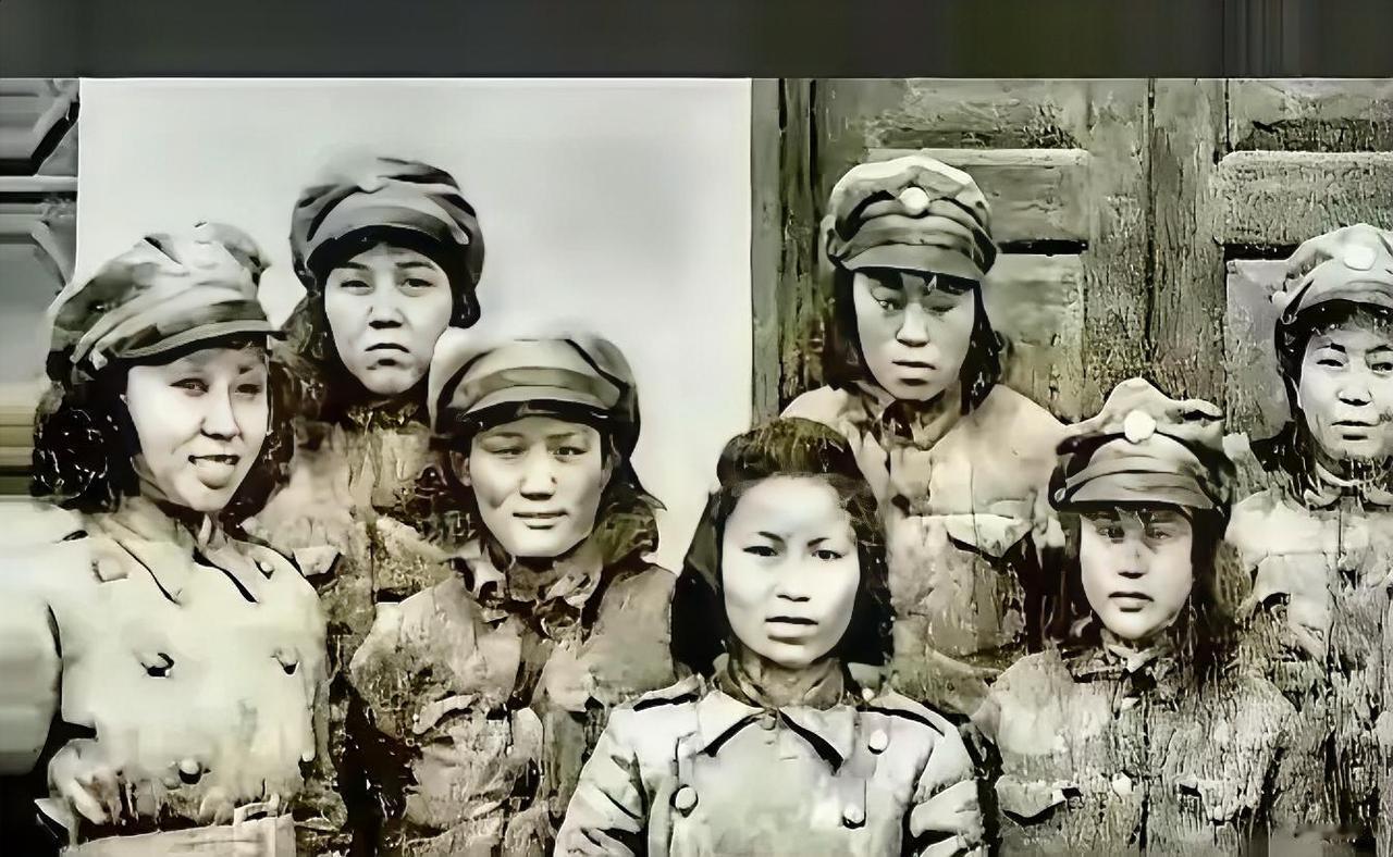 1942年印缅边境当坡，7名军统女兵被日军围住。她们本是远征军通讯独立第七组，平