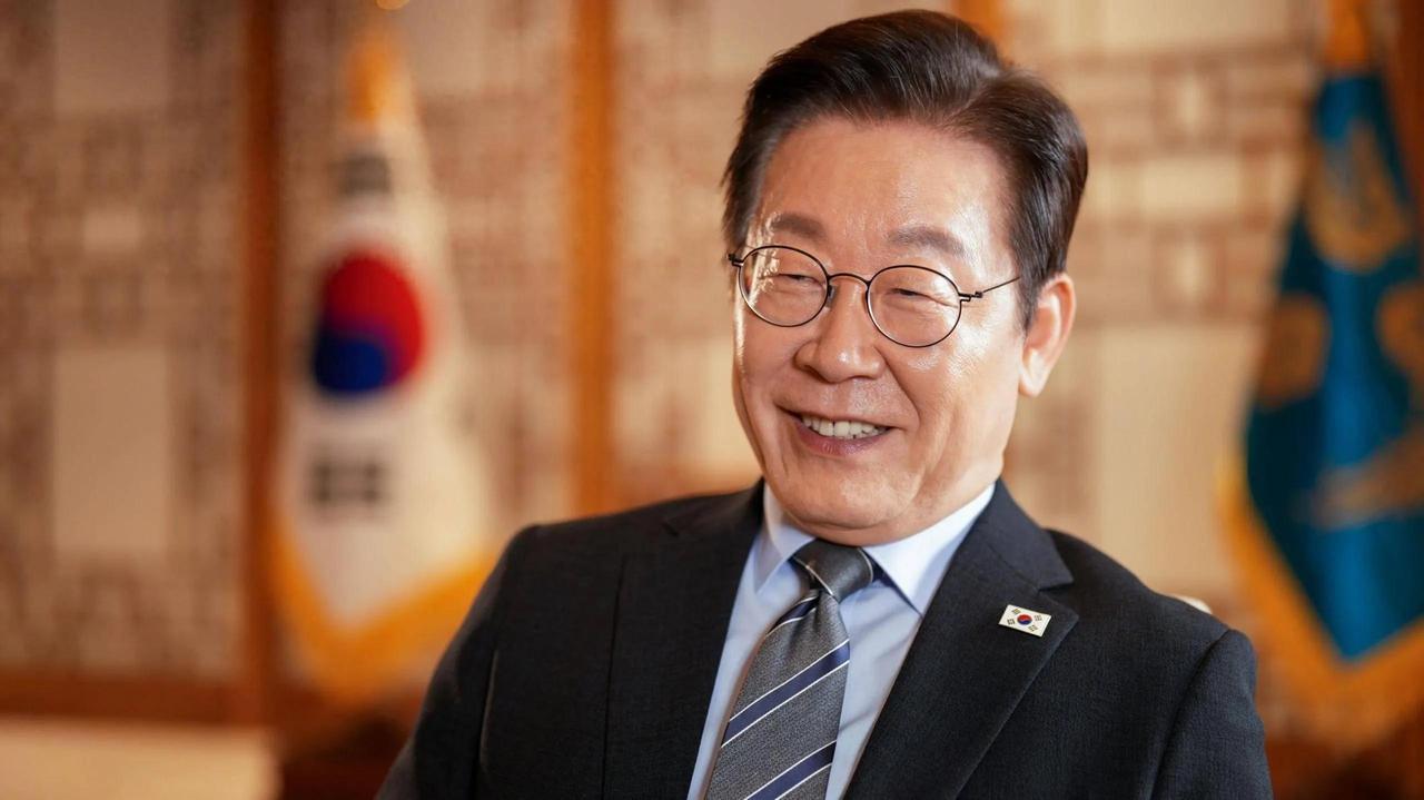 近期中韩外长会晤引发外界关注。 面对美方舆论给韩国现政府贴上的“亲华”标签，