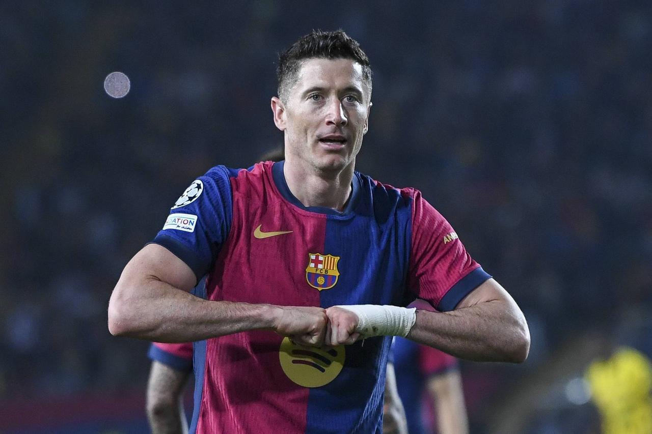 五大联赛连续场次进球记录:1、莱万,2021年,连续14场进球;2、哈兰德,20