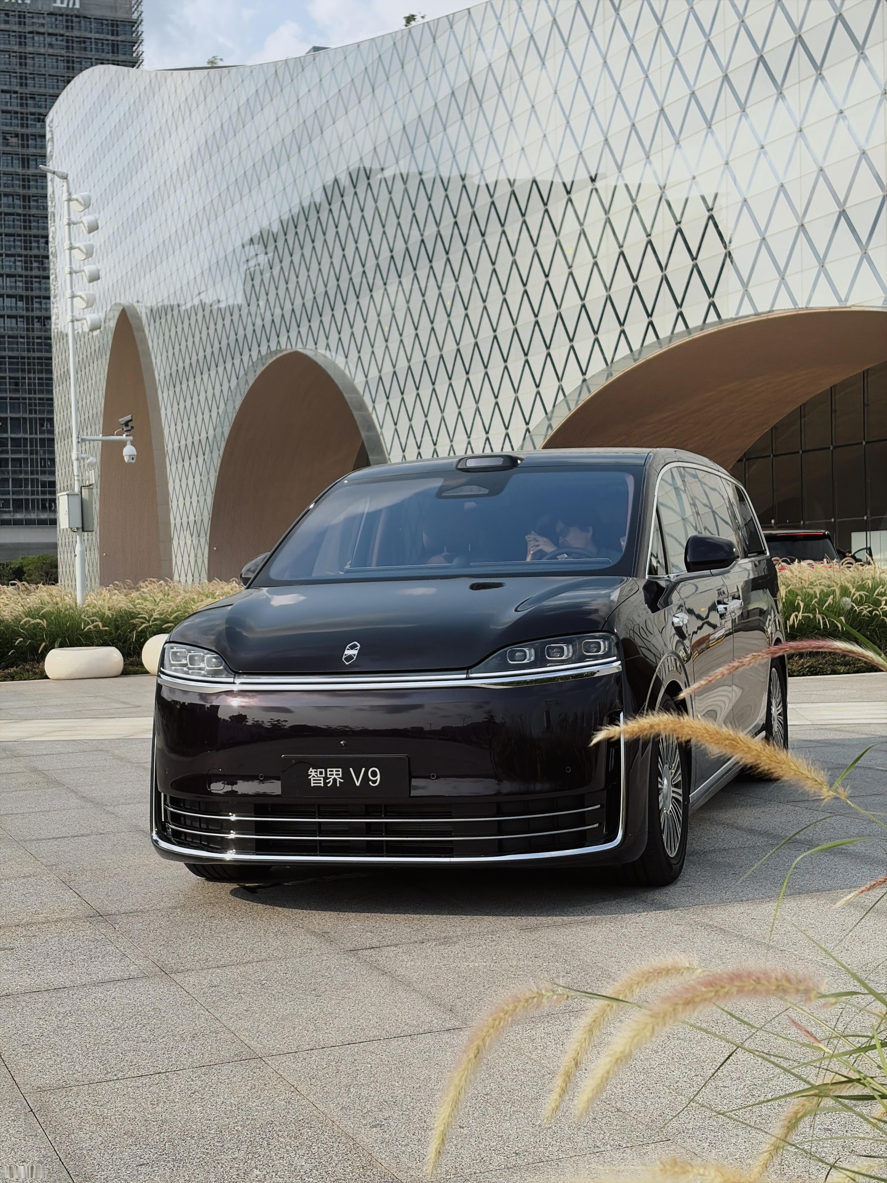 智界V9我选了入门零重力版本准车主怎么选，一句话：你买它是为了”开”，还是为了