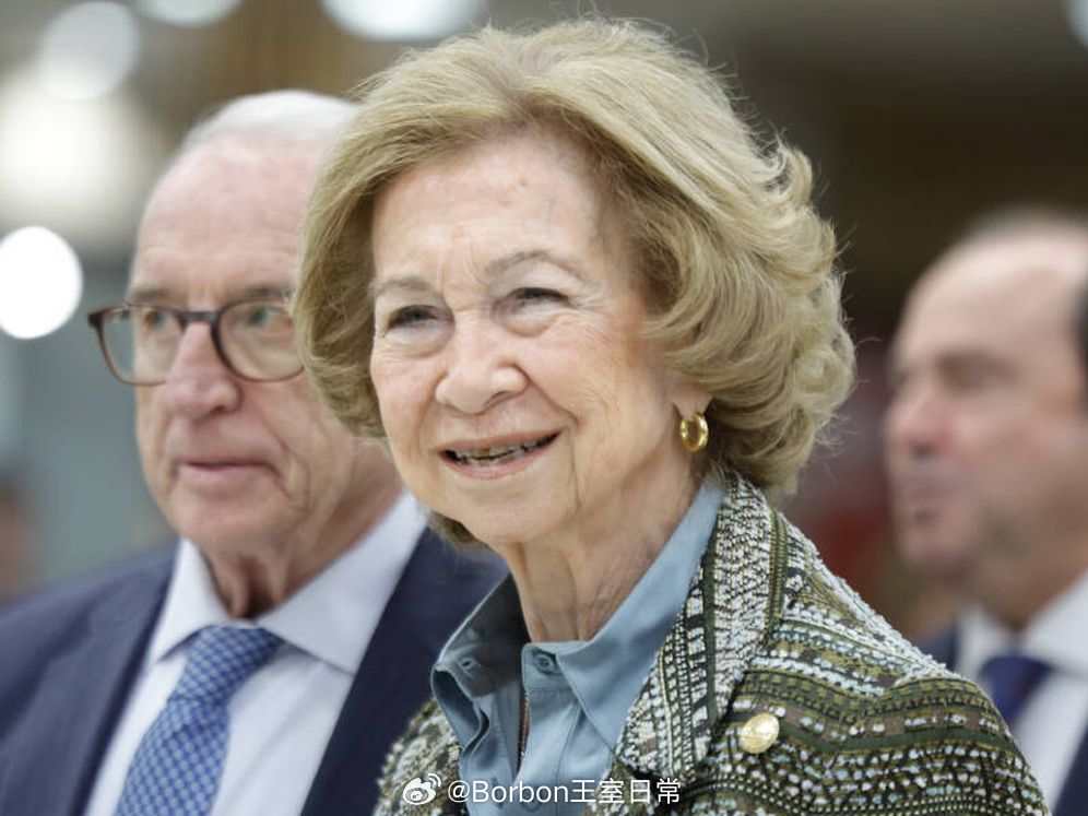 西班牙王室11月7日，索菲亚王后在西班牙食品银行联合会(