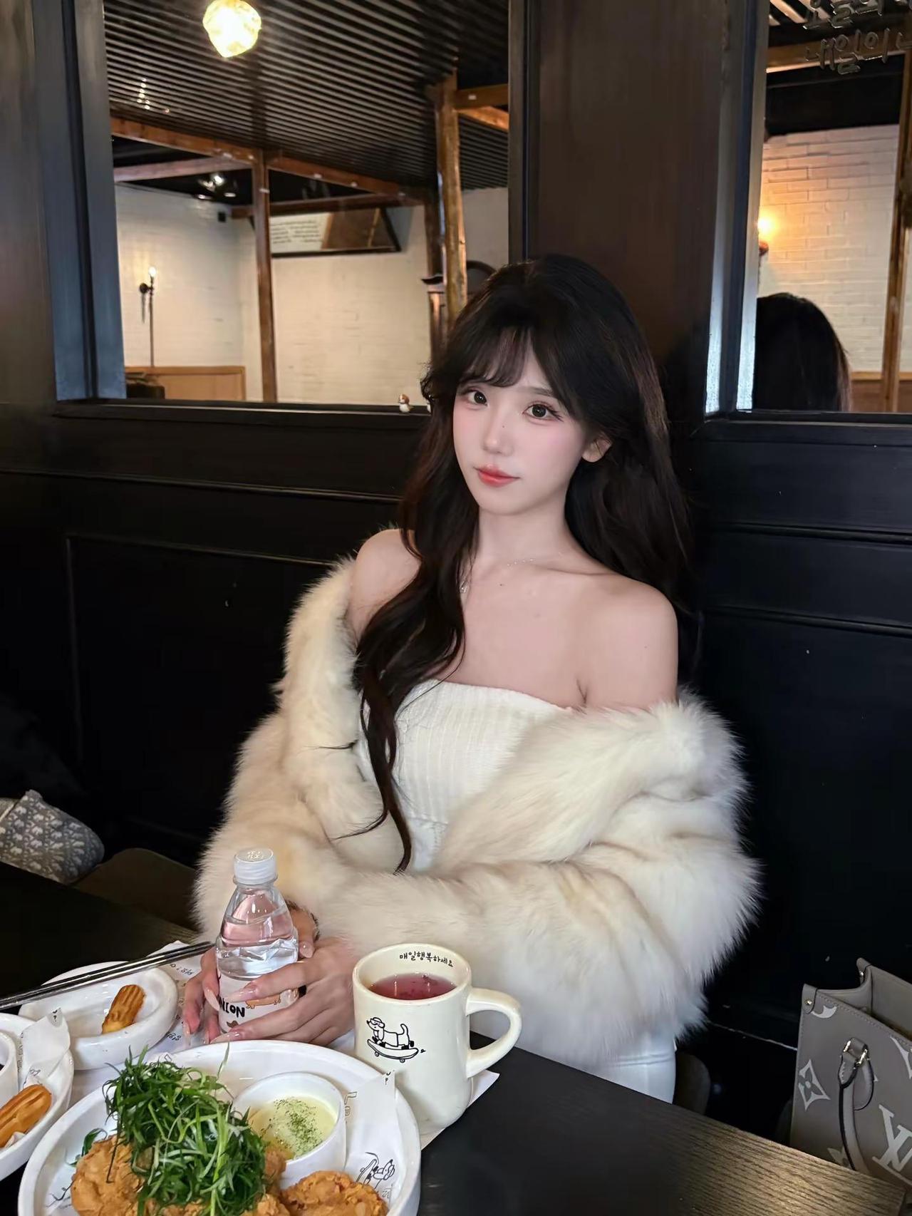 什么次元都逃不过甜妹。清纯甜美气质女神请和我约会笨蛋美女怎么拍