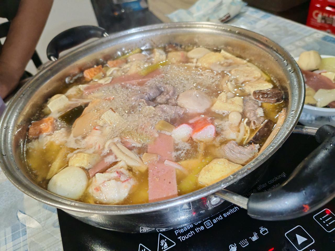 昨天晚上吃完饭，收拾餐桌时，儿媳妇的一个动作，太出乎我的意料了！昨天和儿子一