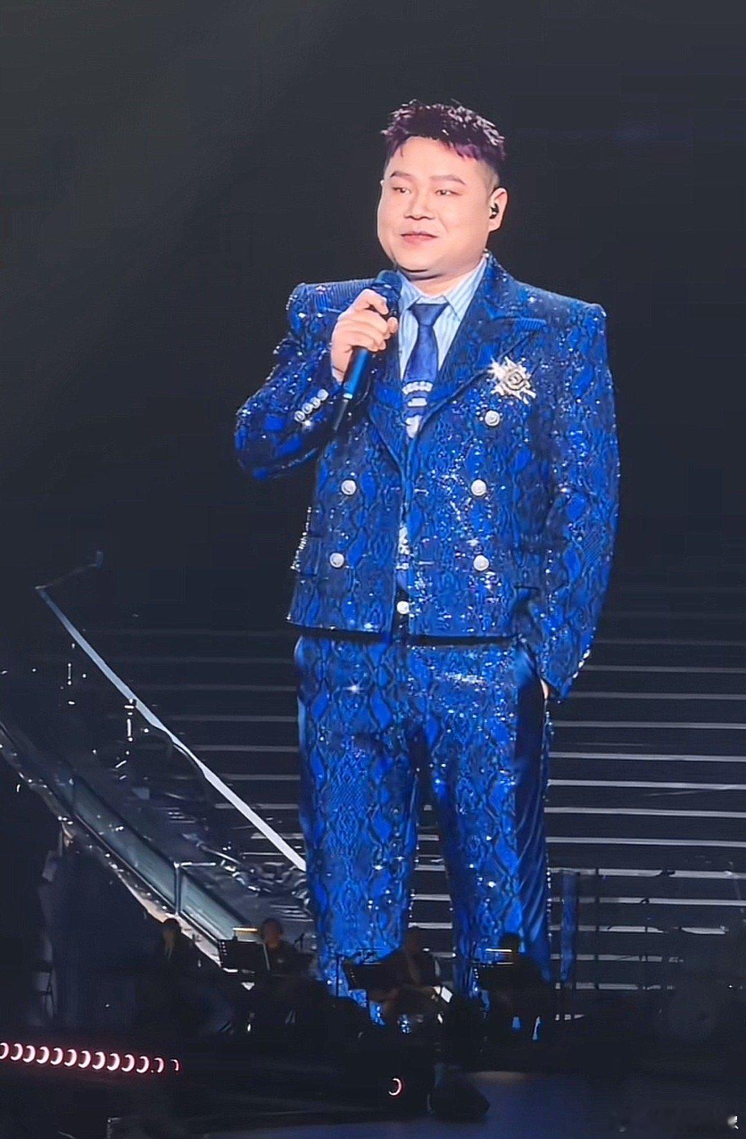 欧豪是海清的神。岳云鹏是海清的佛。。。