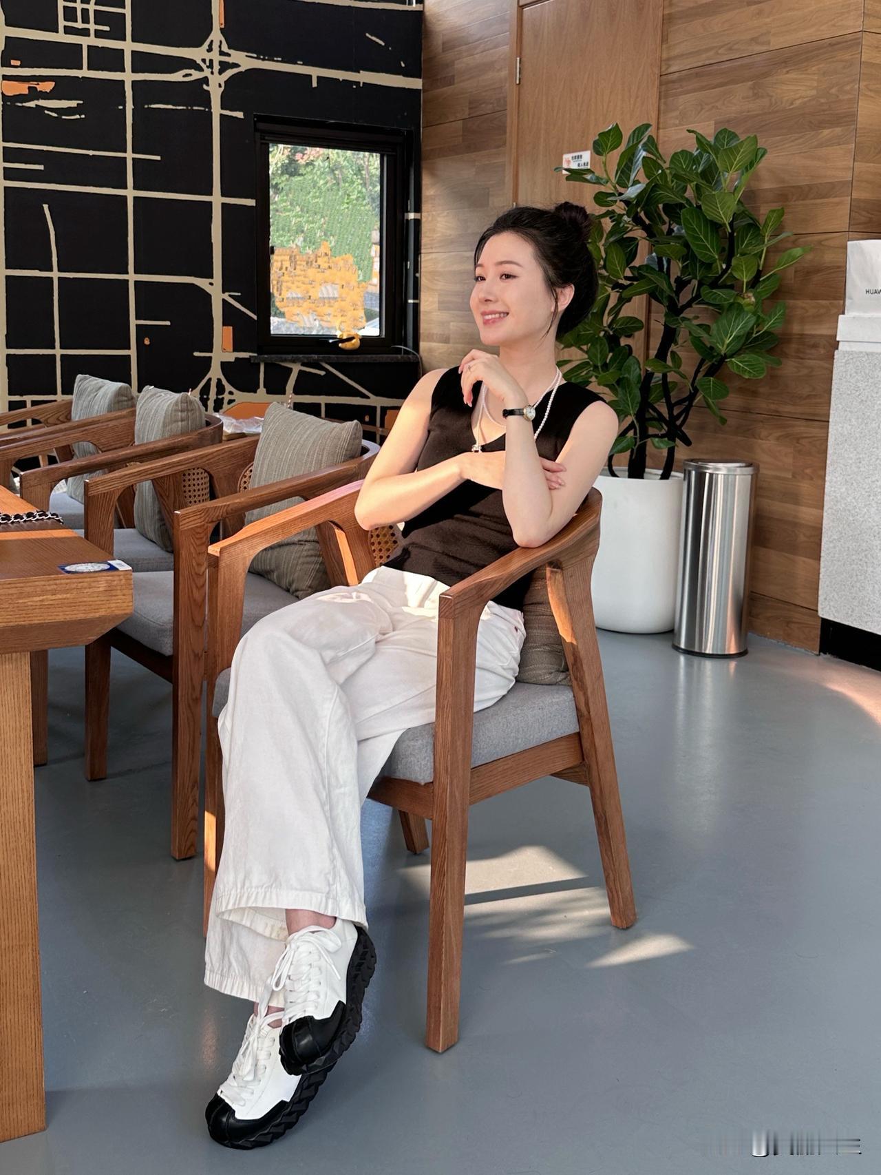 今日黑白配享受漂亮美食