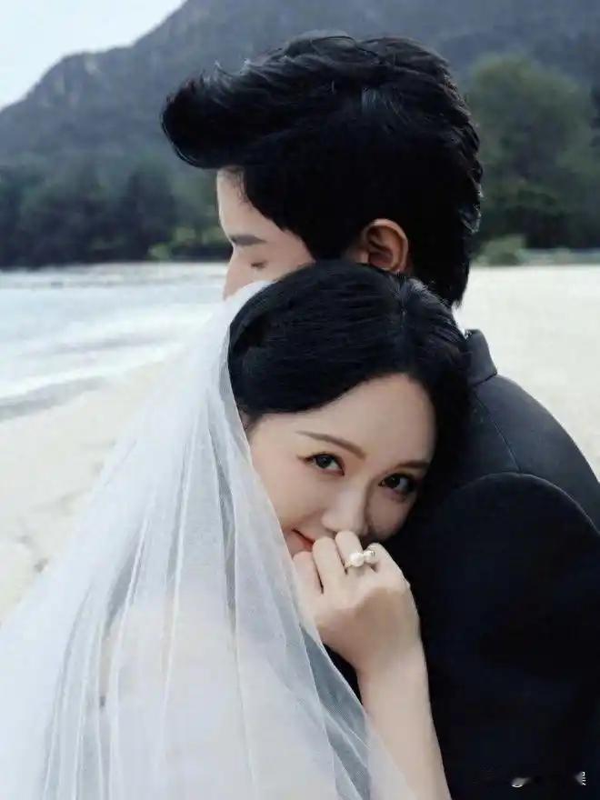 陈乔恩晒谢娜送的祝福，并附上了红包，看到红包金额后网友直接傻眼！近日，陈乔恩