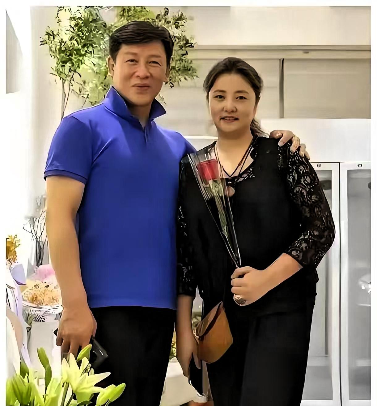 胡亚捷说:“我从来没在我老婆面前说她很胖，但她确实是胖了，胖了20斤！”谁