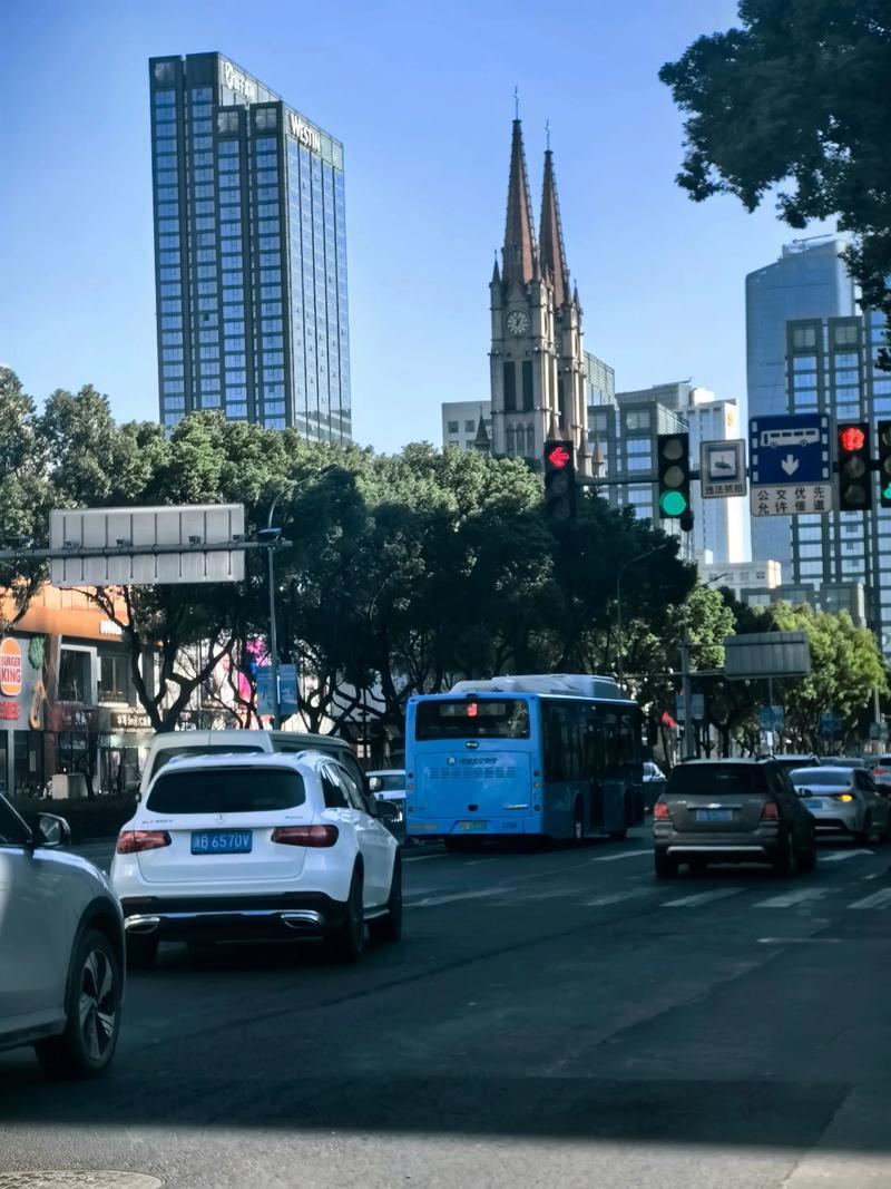 不是发短信问候，也不是互相串门，一种新型的过年方式正在诞生。今年过年，我做了