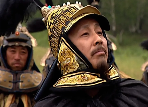 1722年，康熙临终前，专门降下一道圣旨，要一个男人陪葬。四皇子胤禛对此颇为不解