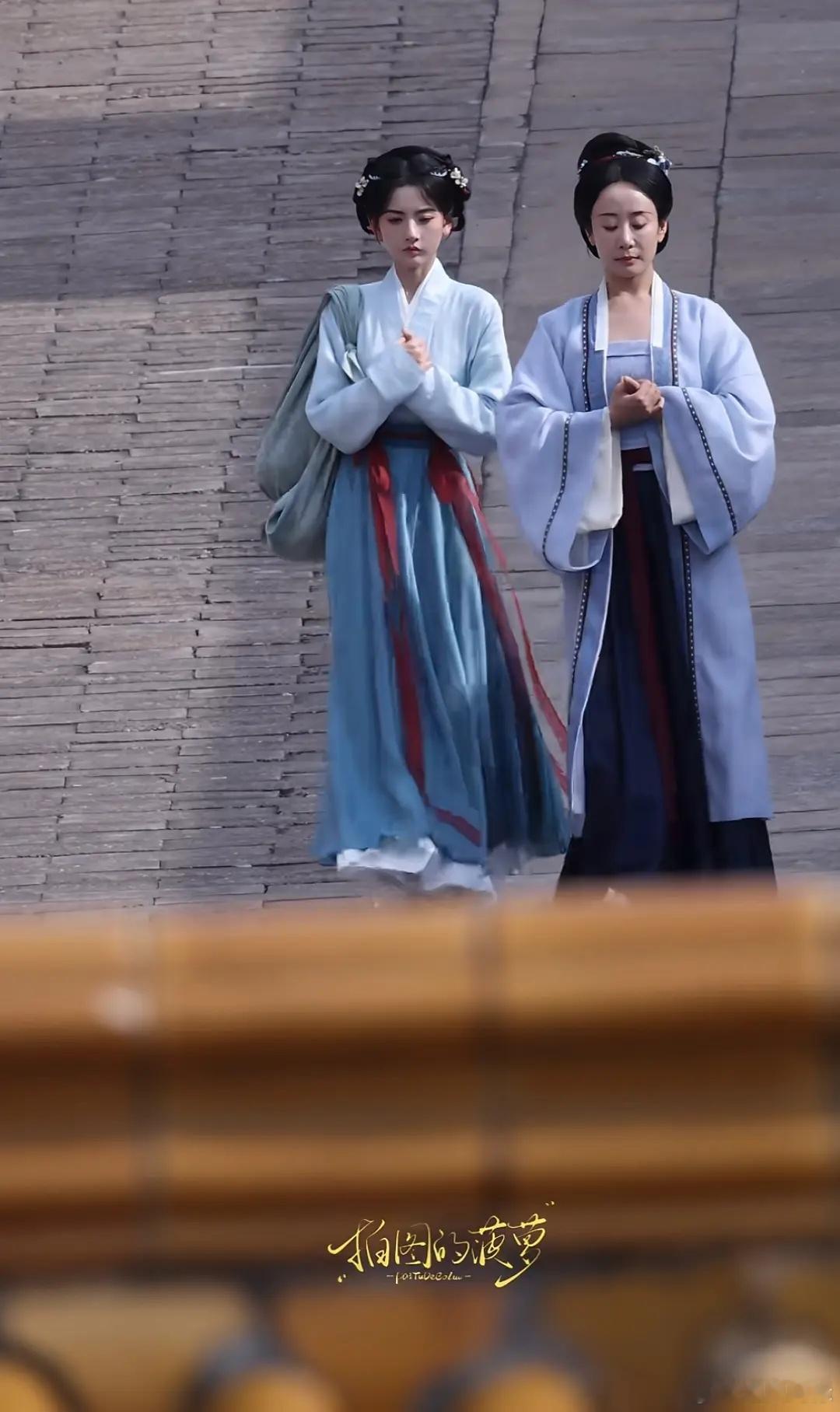 像那种陶俑娃娃好萌啊宋祖儿