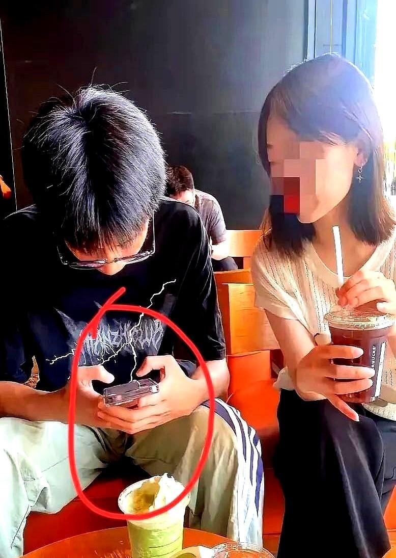 儿子这次考试的成绩出来了，语文128，数学141，英语94，化学96，物理99，