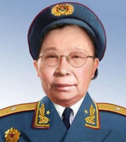 1955年，开国女将军李贞回乡探亲，遇到了打骂她的第一任丈夫古老三，古老三吓得双