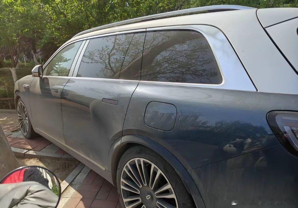 明明是五十多万的车，豪车气场却总差了那么一点。街上很多问界M9，不少车主不太在意