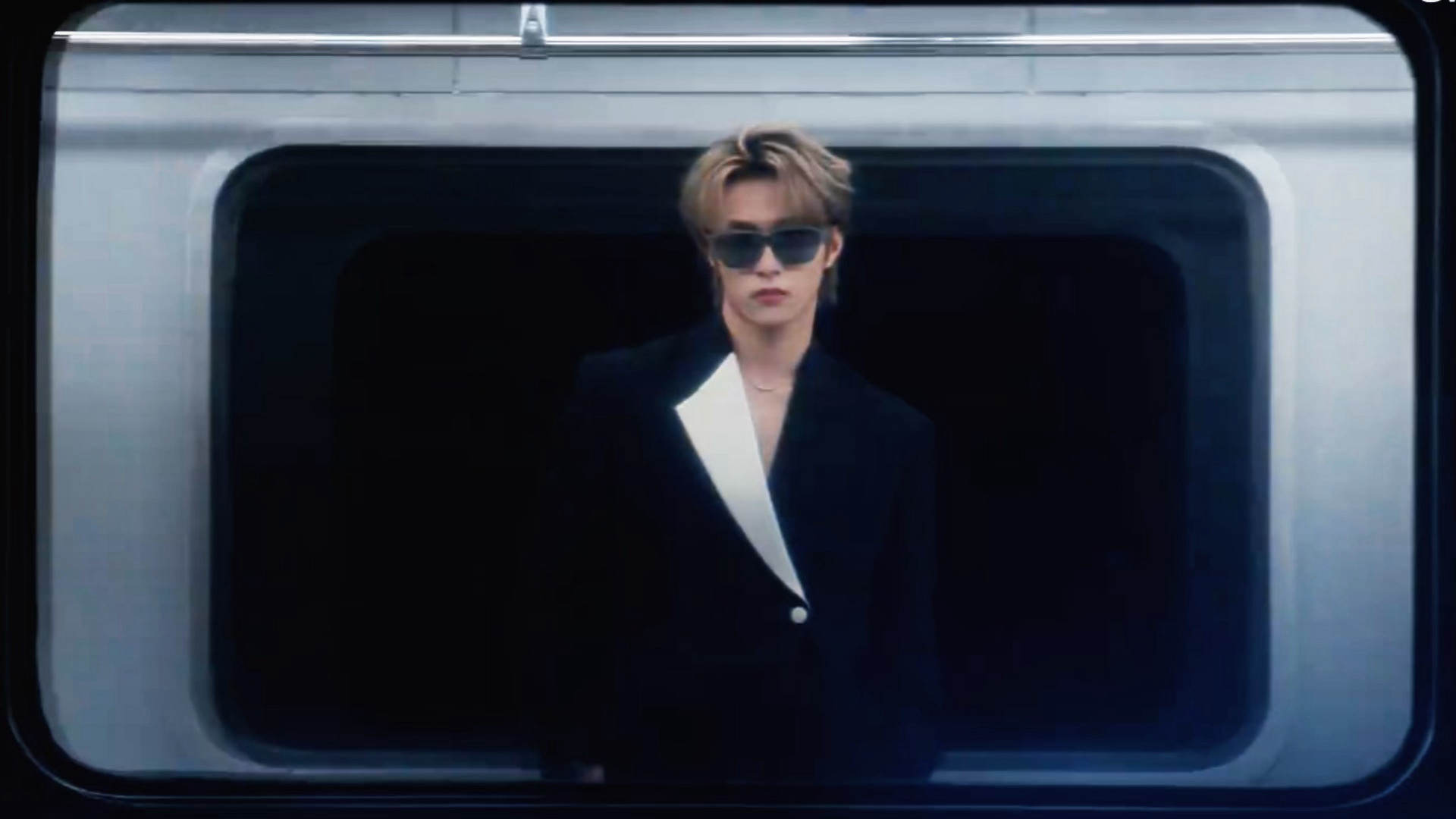 刘耀文你有如此的超模气质😎