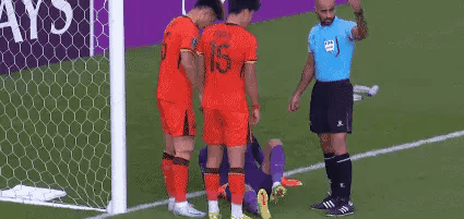 燃尽了！李昊！当他捂腿招手那一刻，所有人倒吸一口凉气，能坚持到点球大战，已经是超