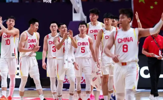 韩国男篮据说要全员复出打中国男篮，我们要注重打好开局！死掐韩国三分，不要让他