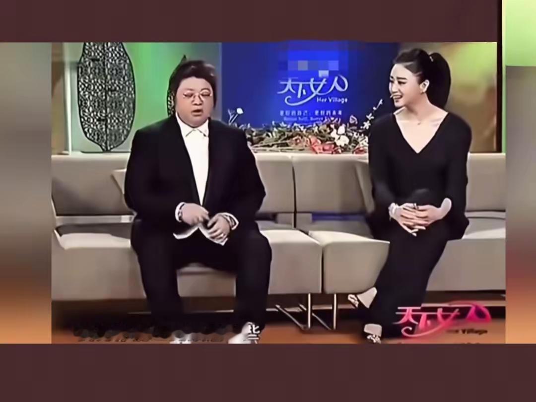 也是有人敢怼韩红的韩红和蒋欣一起做客《天下女人》节目采访时，韩红一脸傲娇地对着