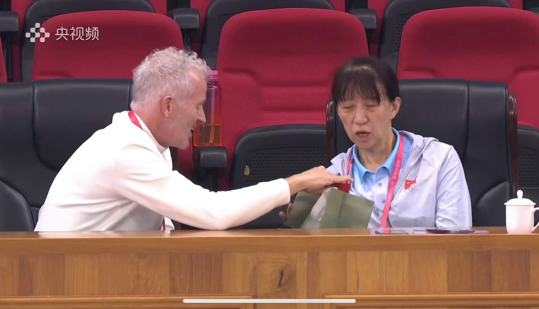 【预测一个中国🇨🇳男排集训名单】根据海宁的习惯，猜测他还会招很多老将为班底！