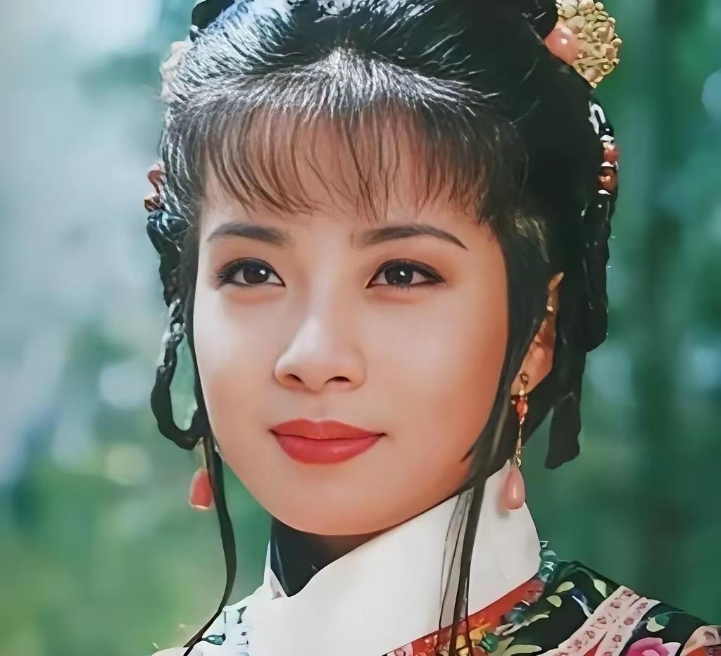 以前觉得琼瑶剧里最不好看的女主但是吧，她真是什么发型都hold住，有个跟焦恩俊