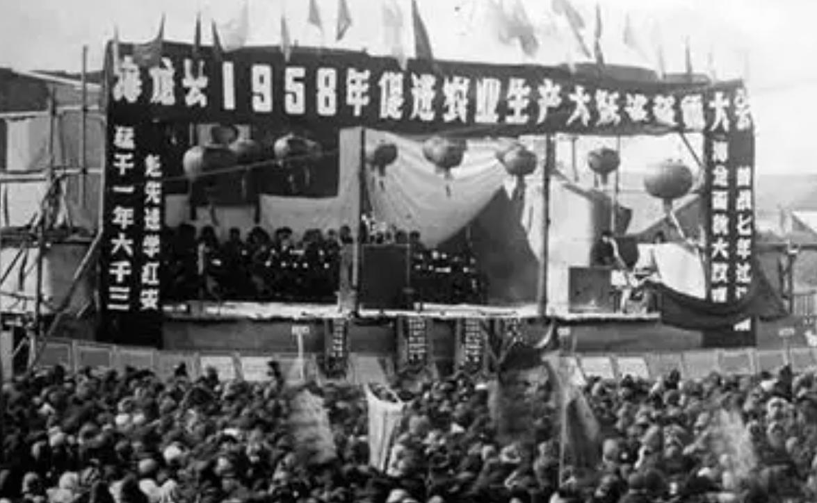 1958年开始的“大跃进”，毛主席其实是有很清醒的认识的。1959年春，郑州