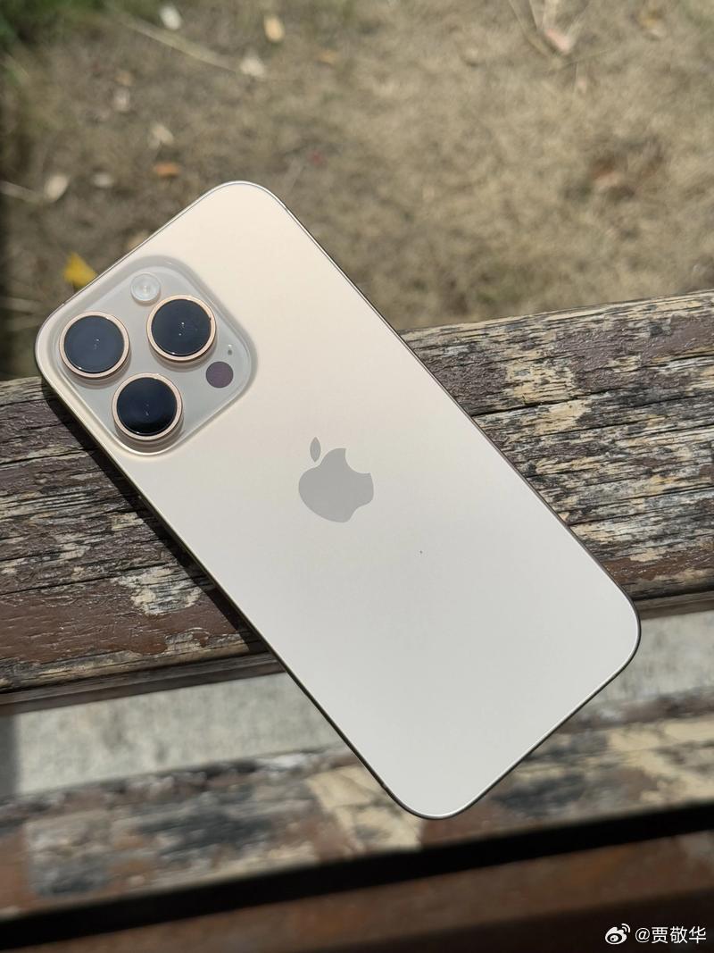 刚看了最新的数据，iPhone17国内激活数量马上2400万，华为Mate80销