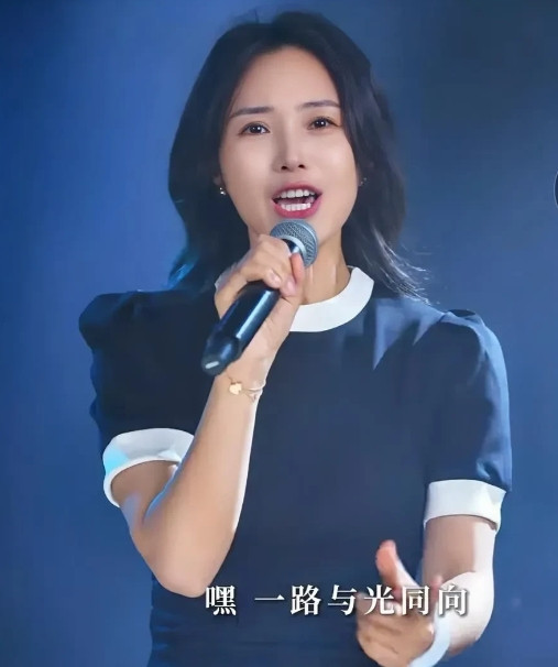 极端稻米道德绑架已经变态了，只要你写上几个字赞扬了一下云朵或者同情了一下云朵，那