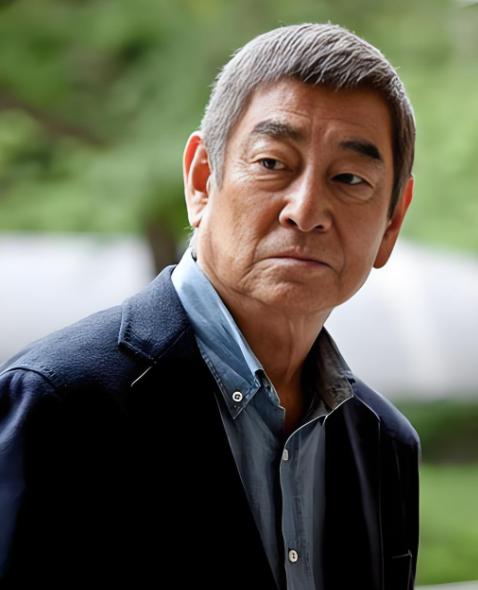 🌞2014年，84岁的高仓健去世留下40亿财产。无儿无女的他把财产给了保姆