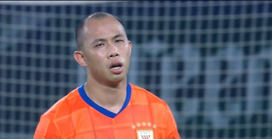 海港竟然踢不过10人泰山！难以置信！由于本轮津门虎赢球！海港距离降级区又近了一步