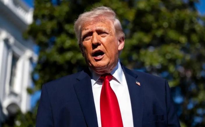 特朗普下总统令！全面封锁海峡，拦截缴费船只，却犯了一个致命的错误4月1