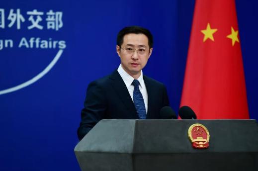 英伟达天塌了！黄仁勋没想到中国居然把事情做的这么绝。黄仁勋说对中国市场“失
