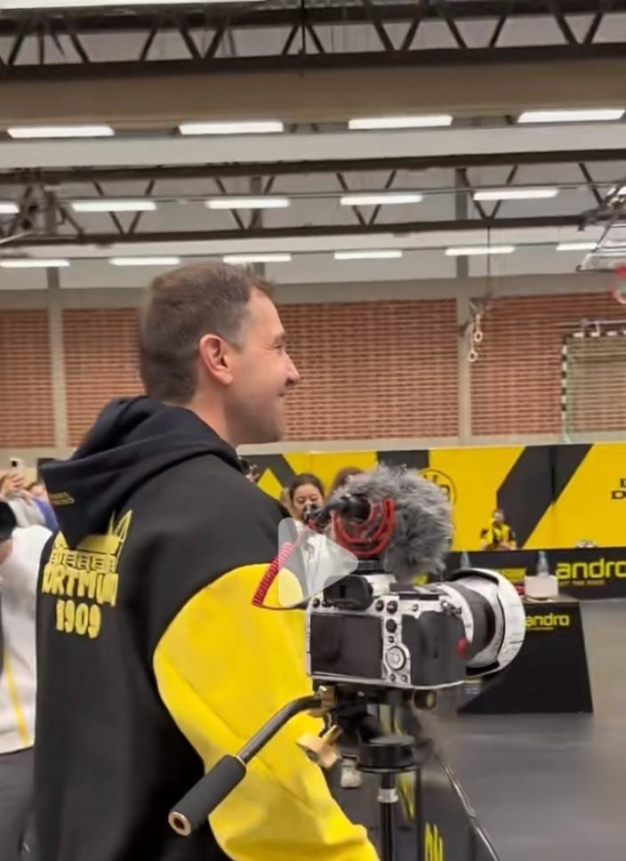 樊振东被抢劫了，在萨尔布吕肯的球馆，转身的瞬间，他以为自己看错了，波尔就站在场边