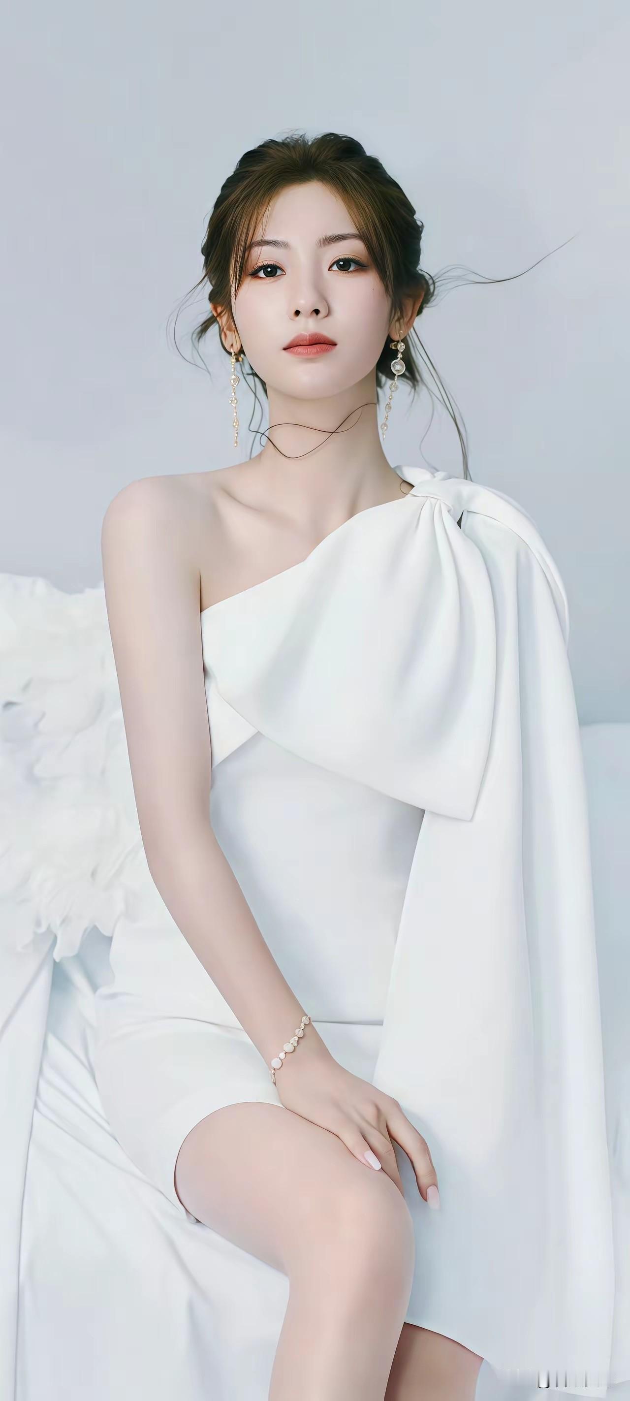 认知低的人需要的是情绪价值，认知高的人需要的是精神价值。