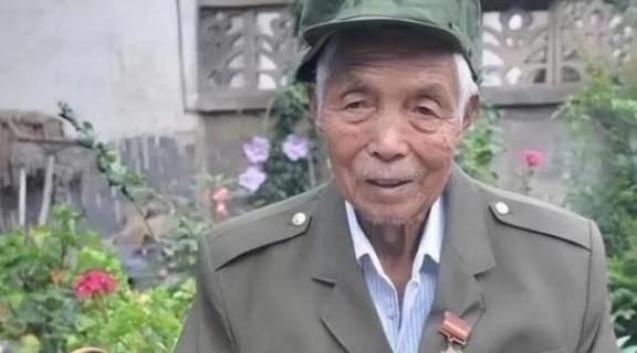 1979年战士被越南女兵活捉，本想慷慨赴死，对方却异口同声：要你当老公19