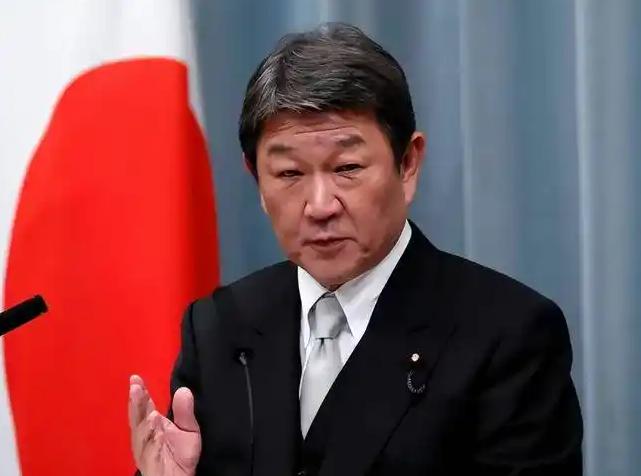 日本外长茂木敏充发表严正声明，8月13日，针对克里姆林宫发布了一段普京在千岛
