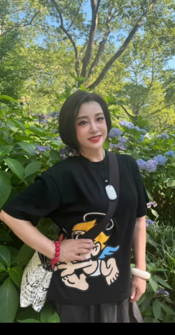 这才是，今天娱乐圈最离谱的瓜。6月30日，74岁的刘晓庆，冲上热搜，这一次，